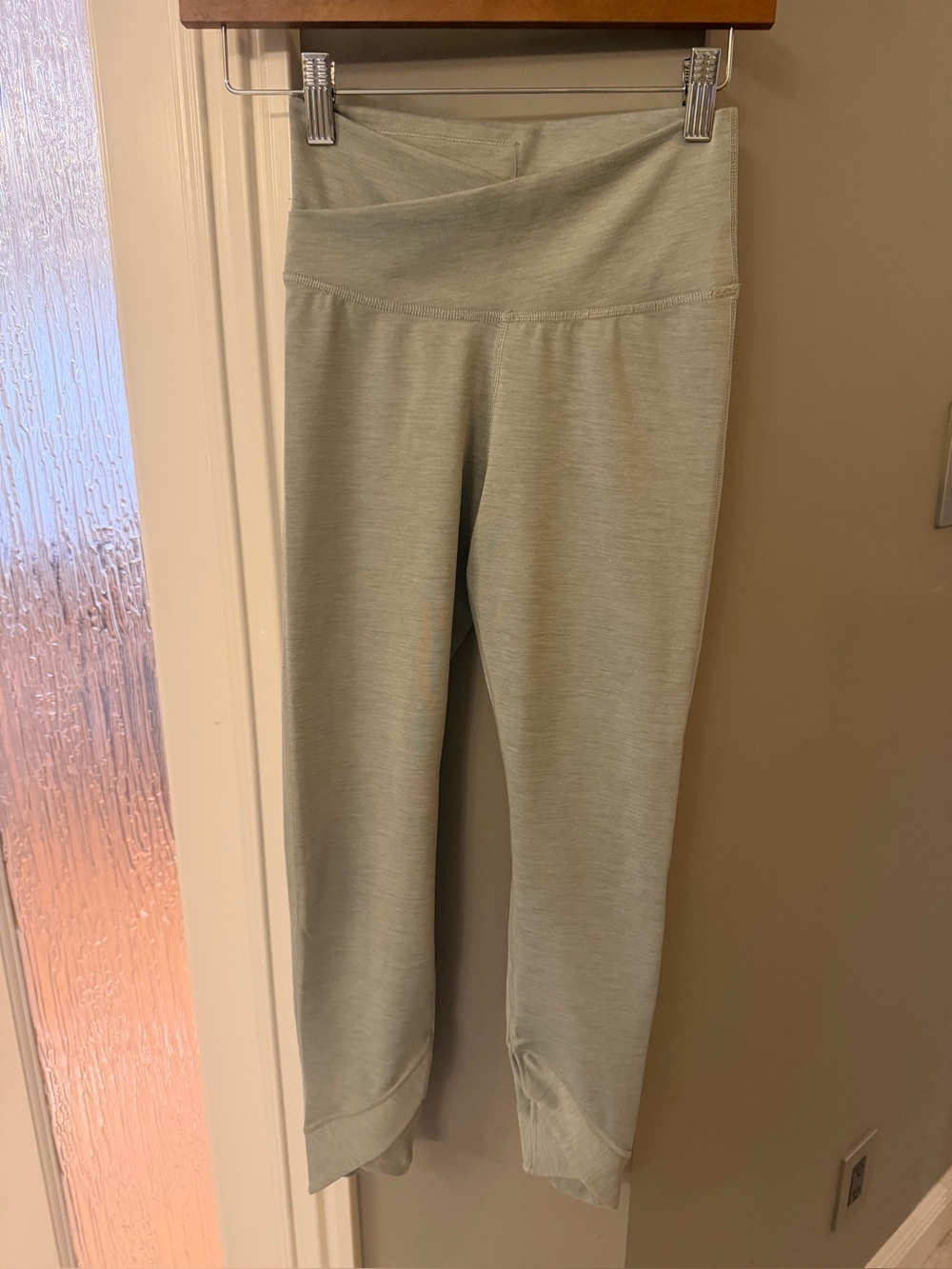 Nike Dri-FIT Light Heather Gray High Rise Cropped Leggings XS